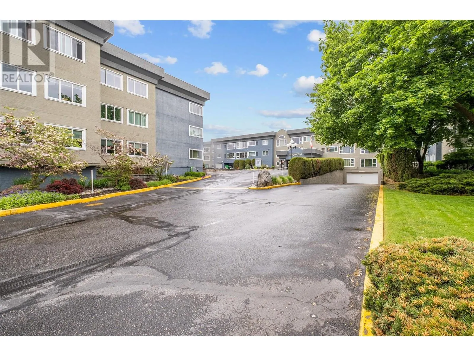 1045 Sutherland Avenue N Unit# 323