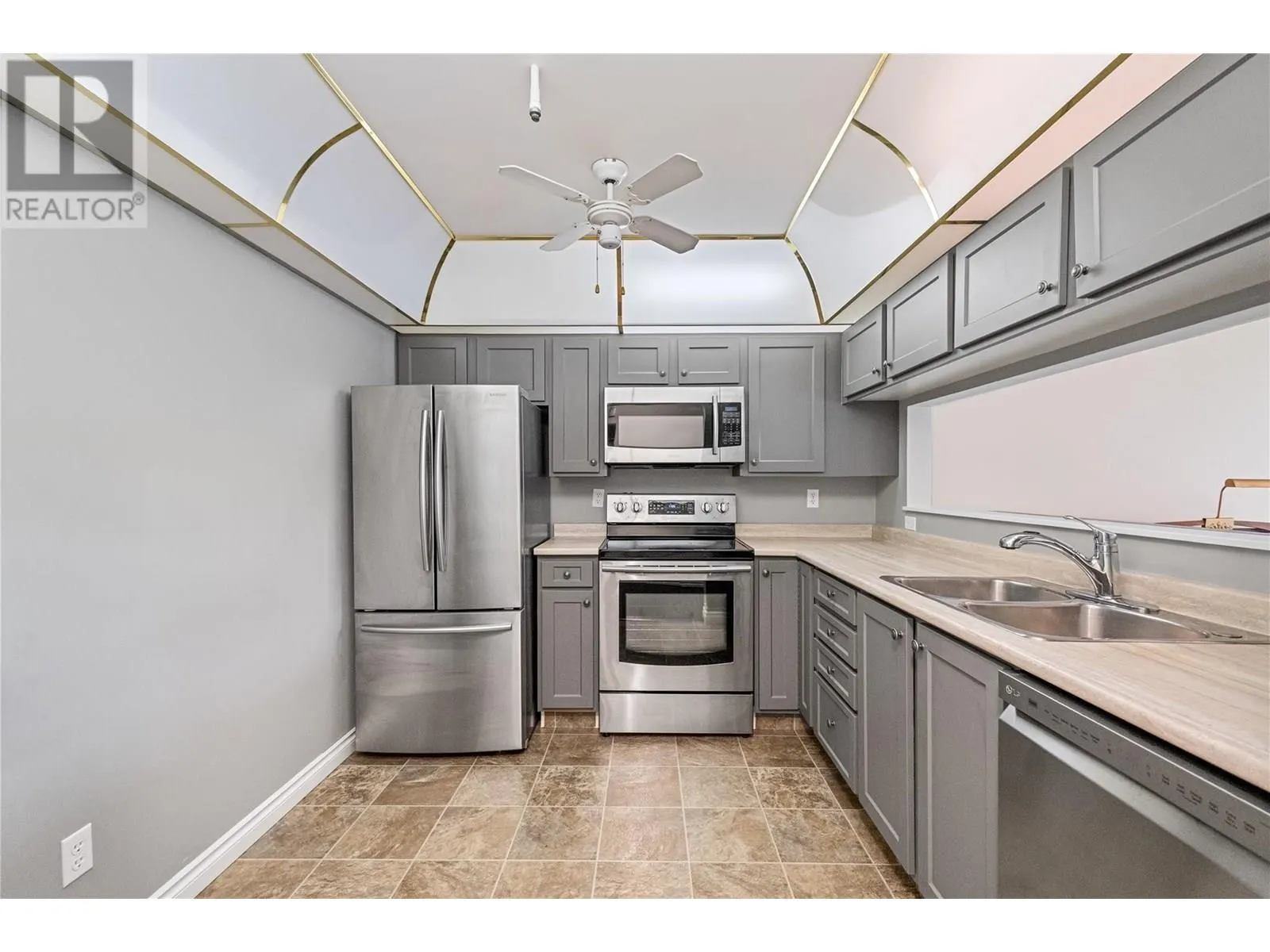 1045 Sutherland Avenue N Unit# 323