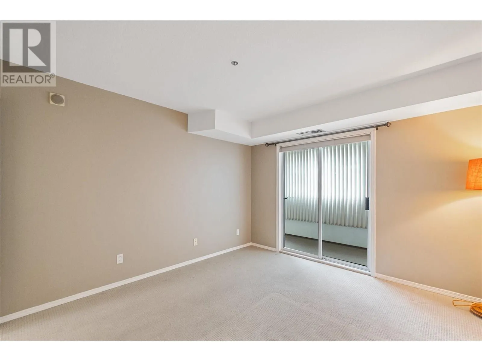 1045 Sutherland Avenue N Unit# 323