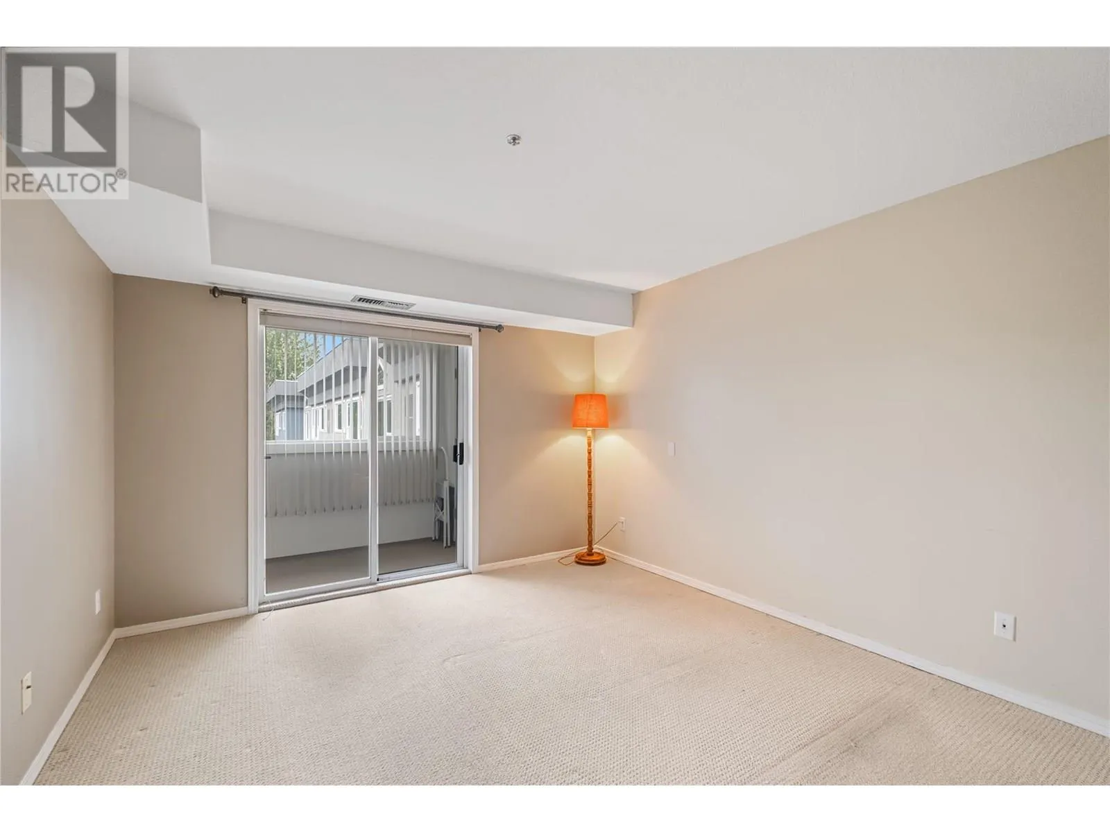 1045 Sutherland Avenue N Unit# 323
