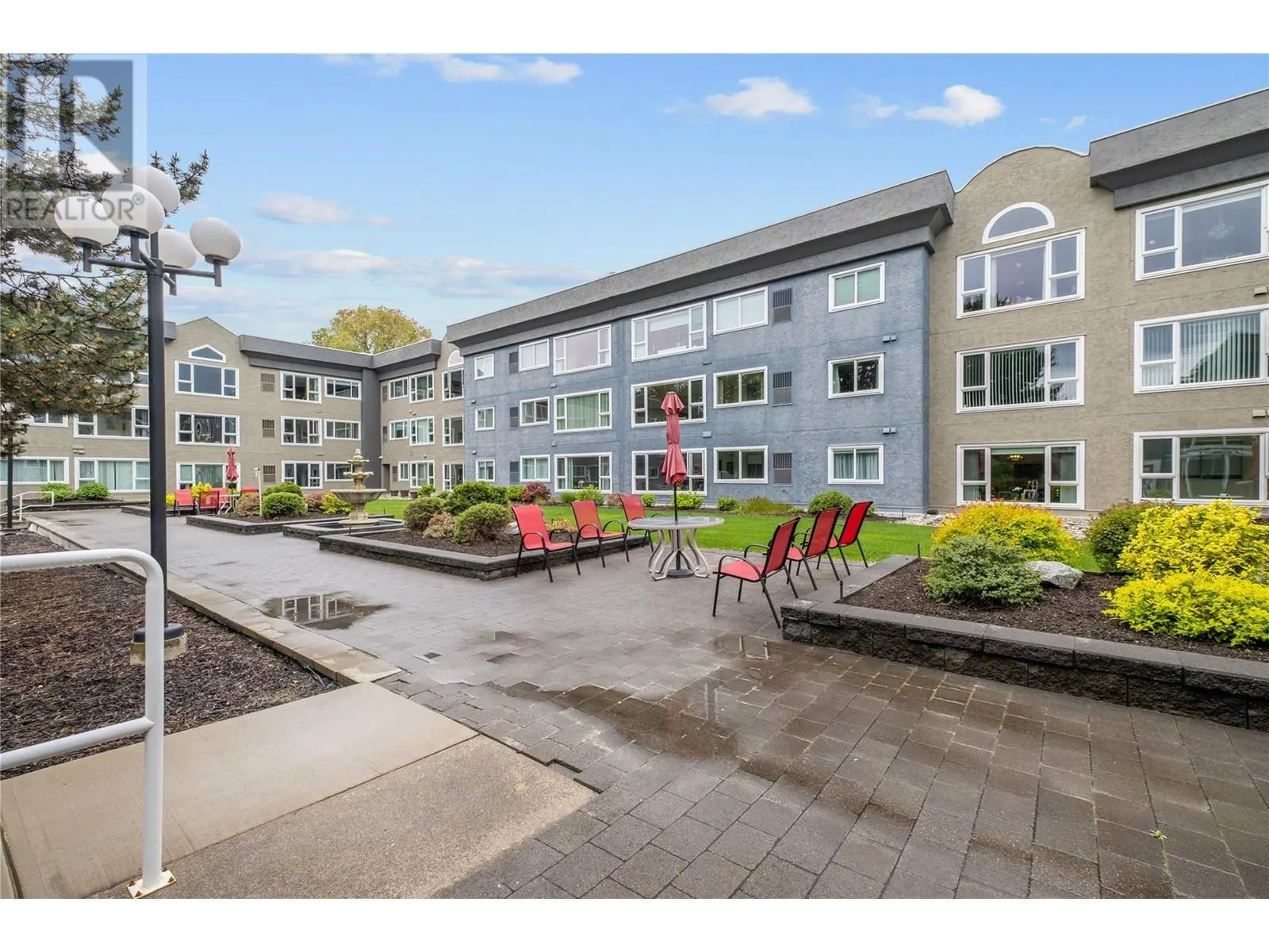 1045 Sutherland Avenue N Unit# 323