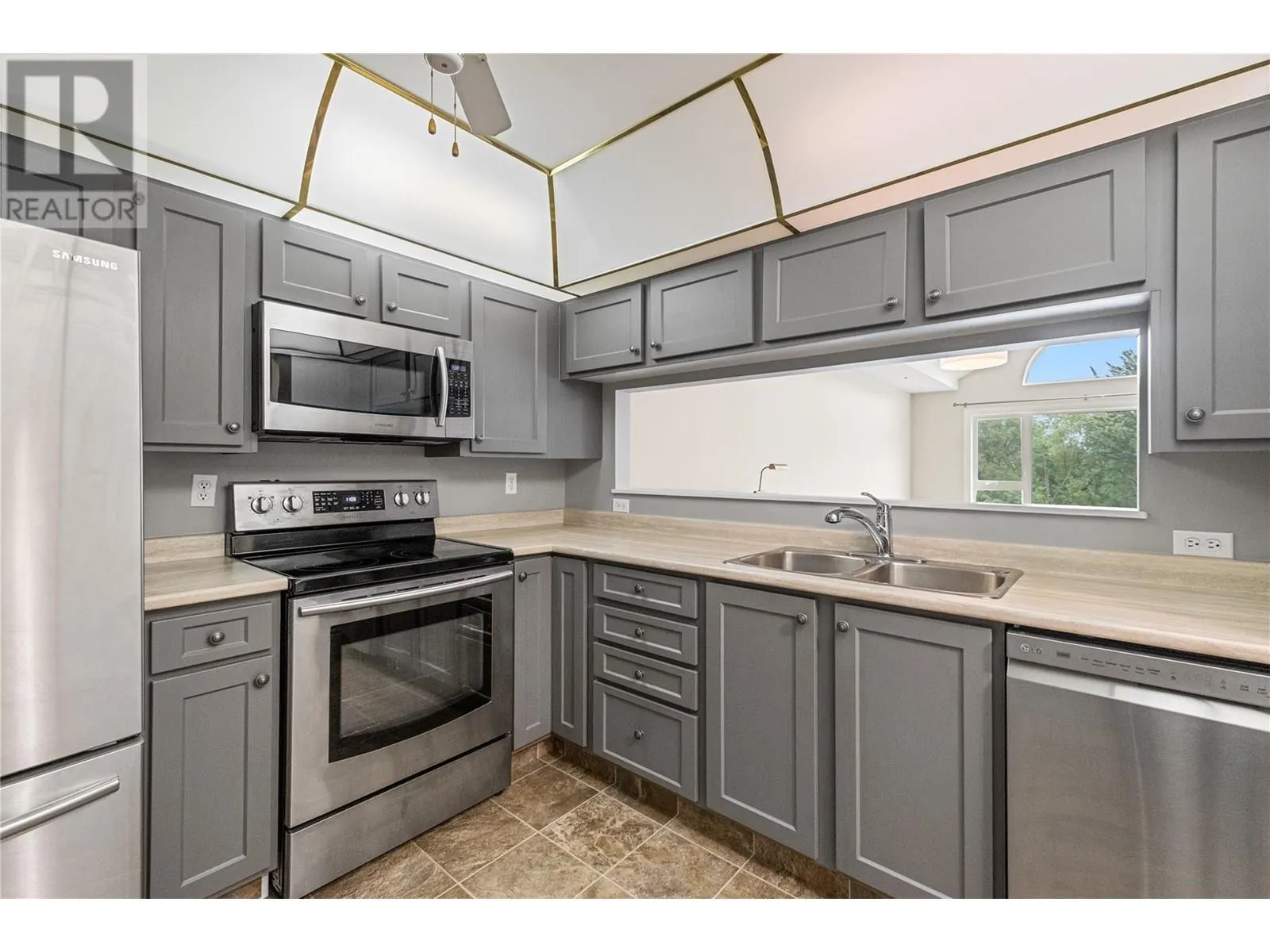 1045 Sutherland Avenue N Unit# 323