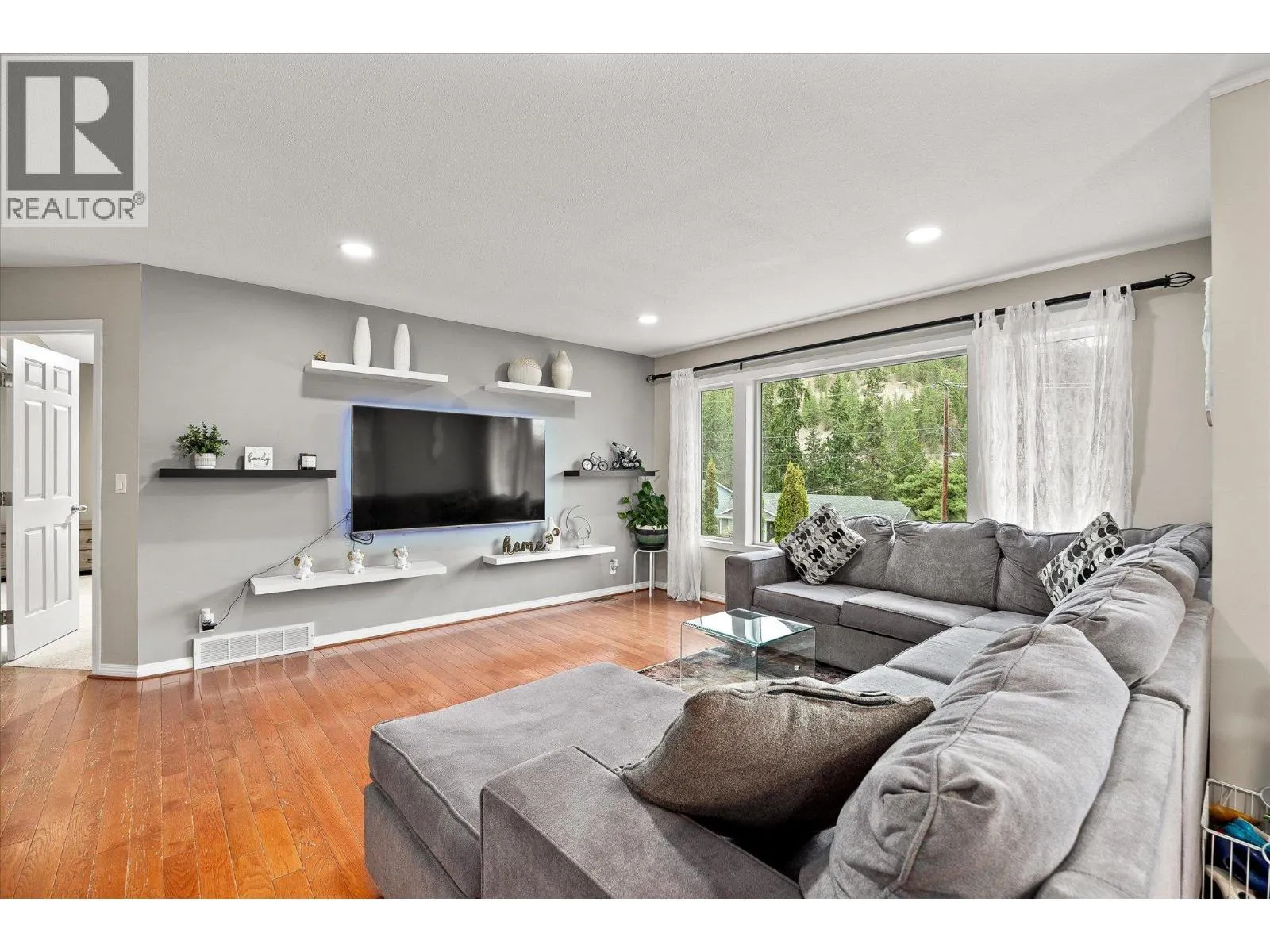 3140 Coventry Crescent