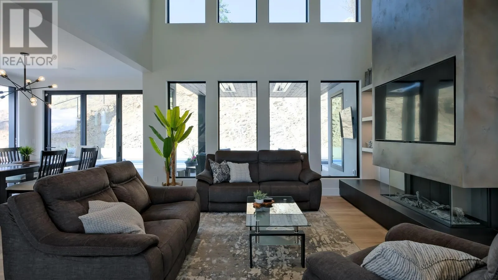 740 Pinehaven Court