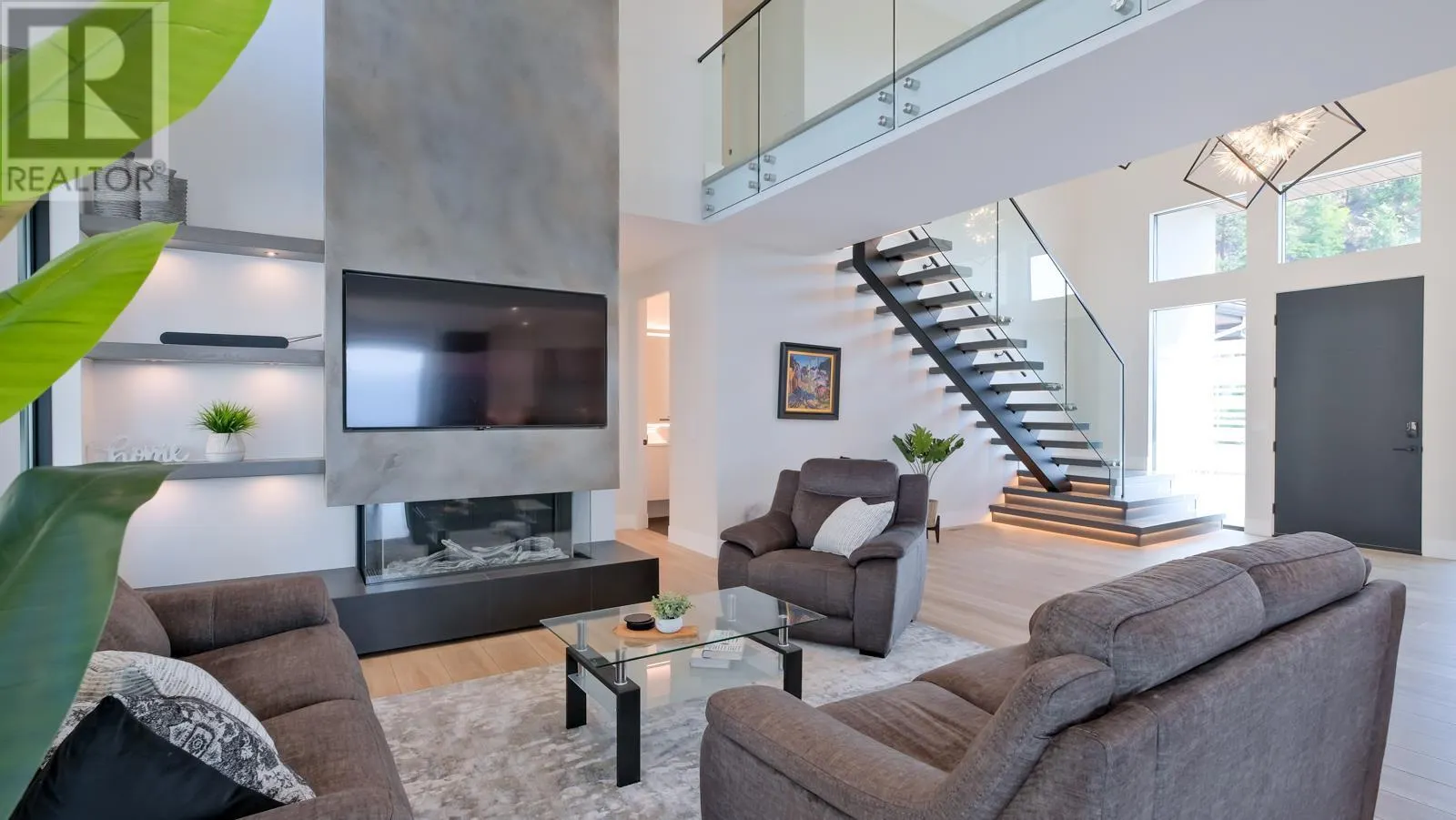 740 Pinehaven Court