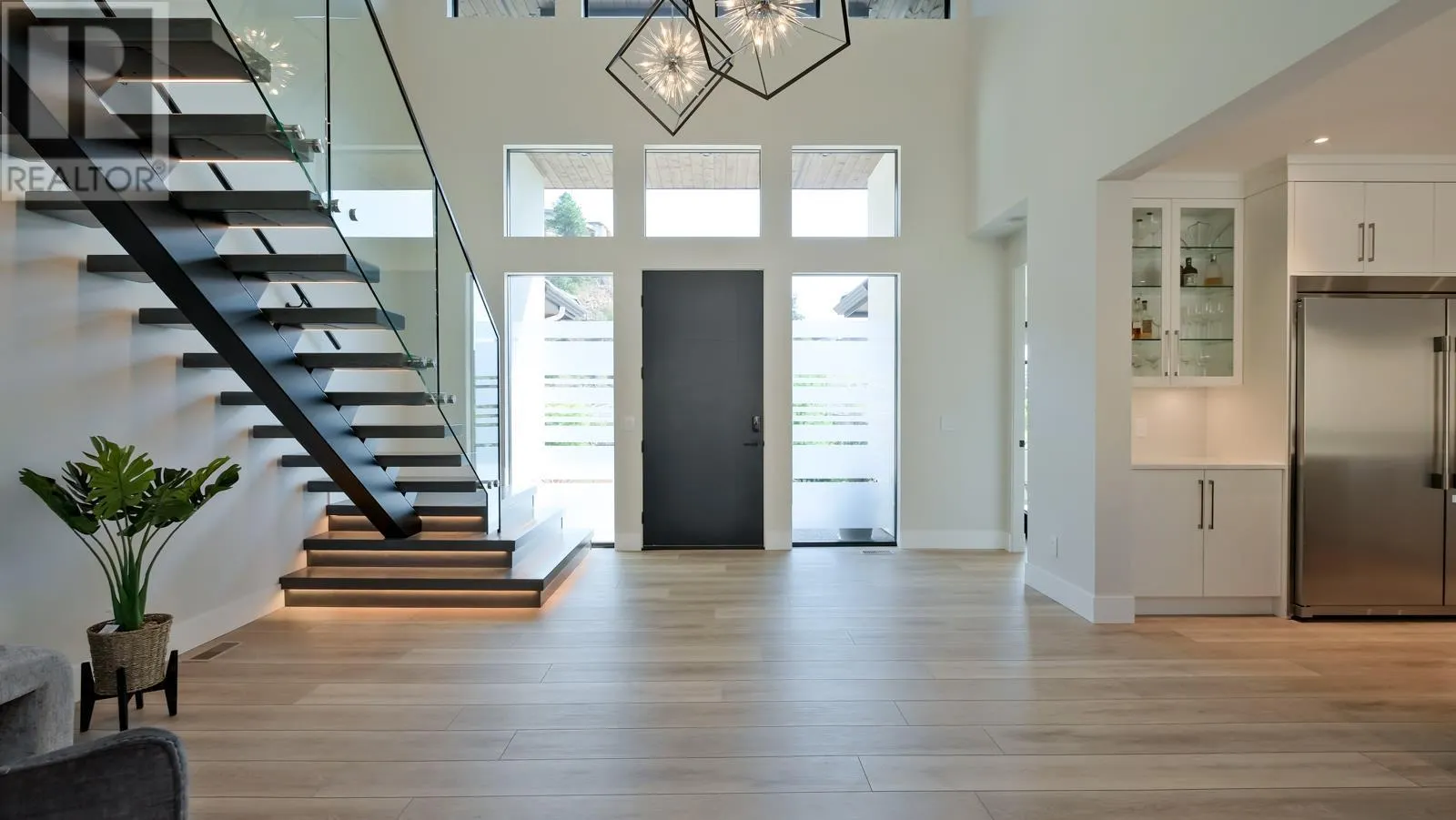 740 Pinehaven Court