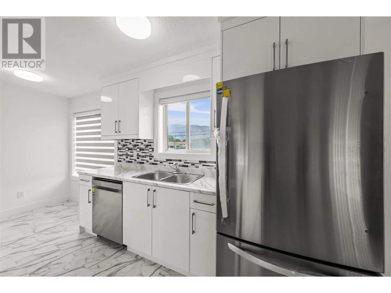 2990 SOUTH MAIN Street Unit# 101