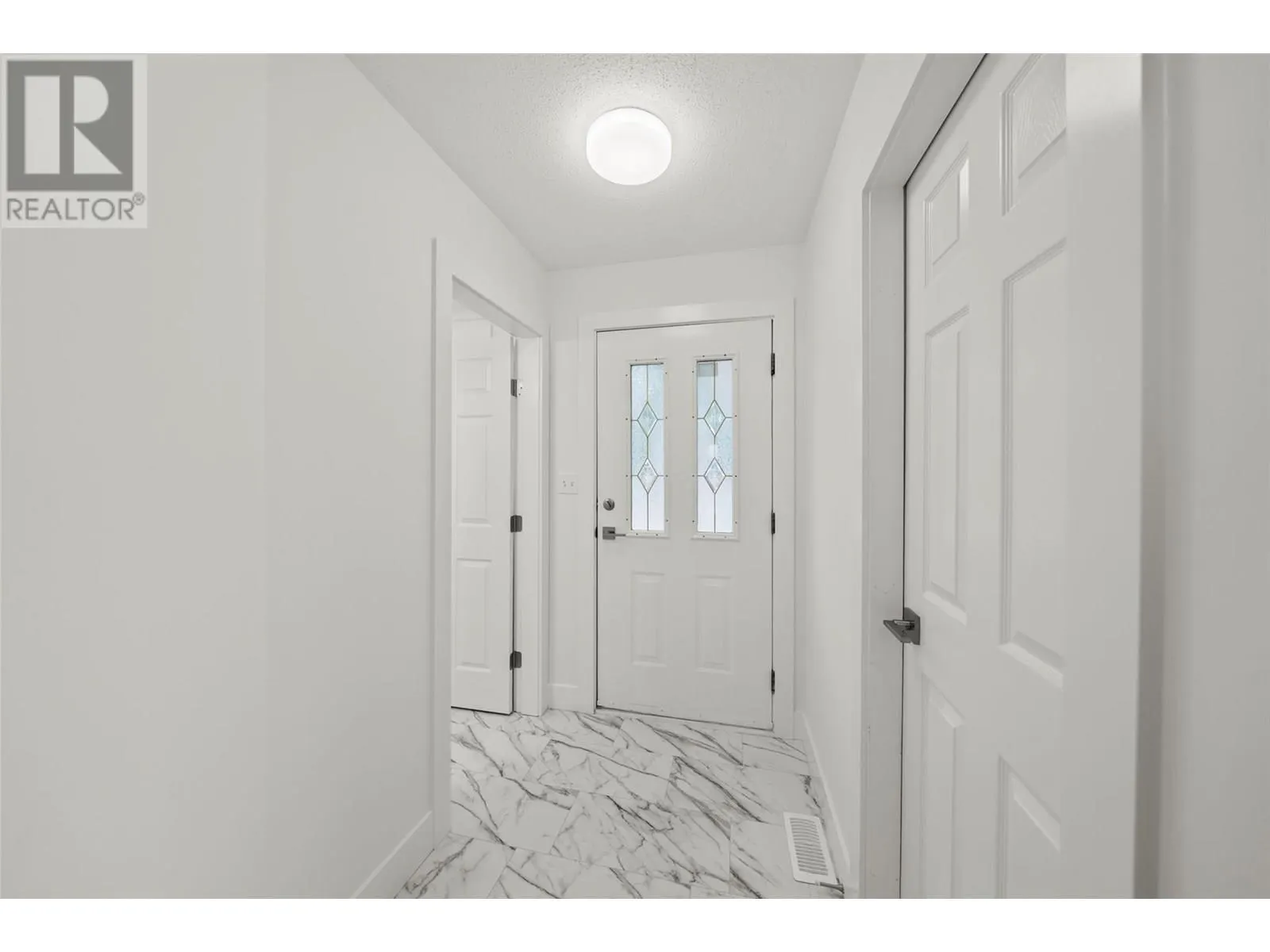 2990 SOUTH MAIN Street Unit# 101