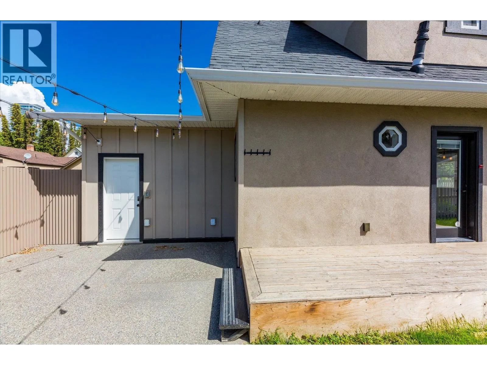 530 Rowcliffe Avenue