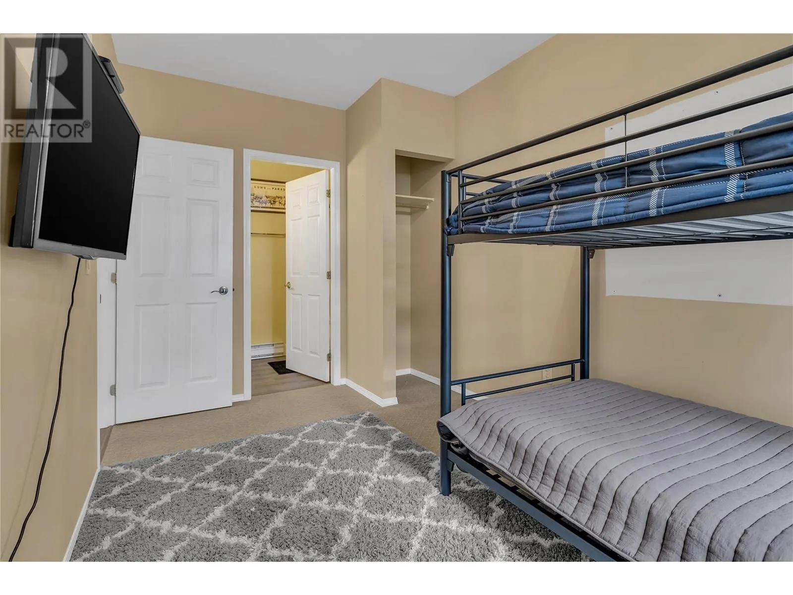 225 Kettle View Road Unit# 104