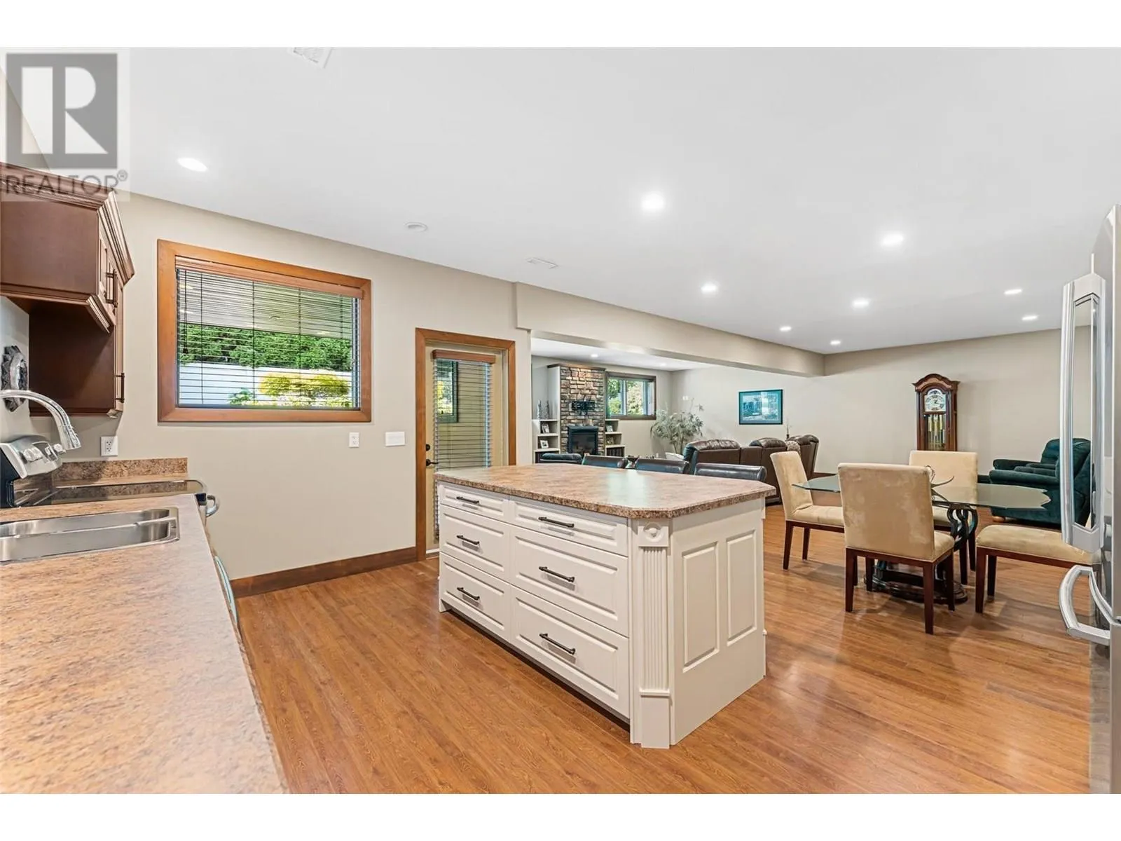 4450 Gordon Drive Unit# 137