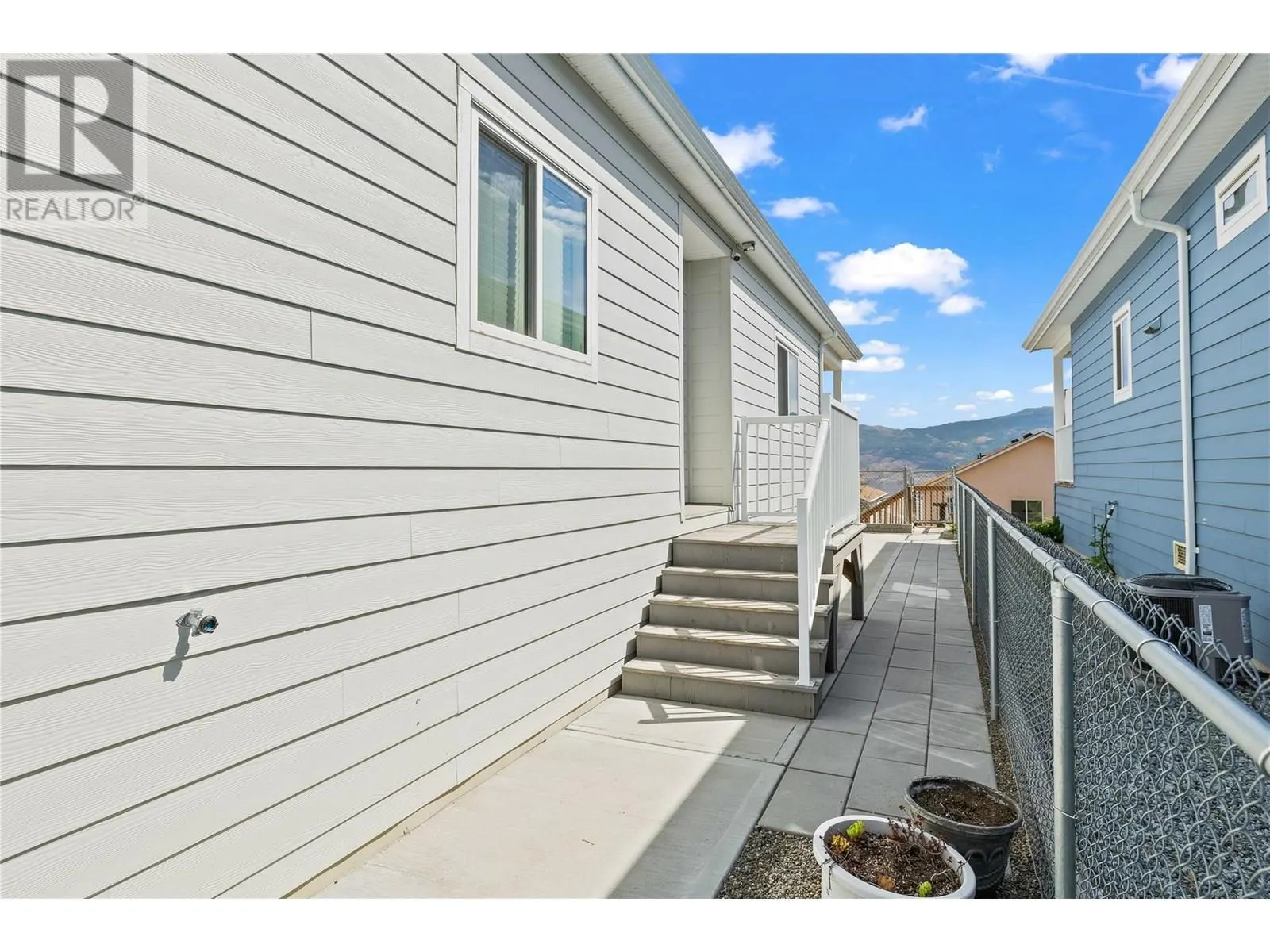 2440 Old Okanagan Highway Unit# 527