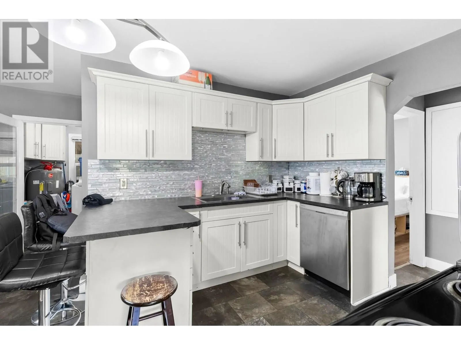 842 Glenmore Drive