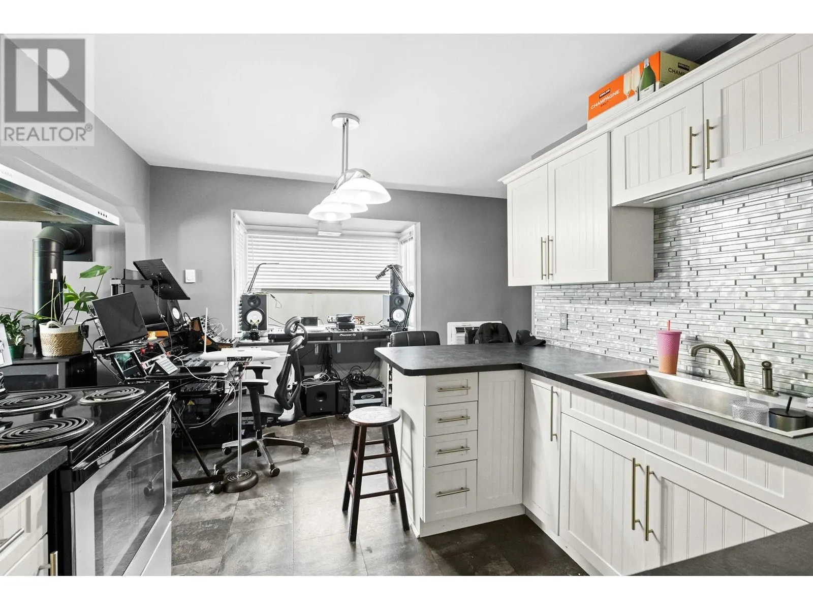 842 Glenmore Drive