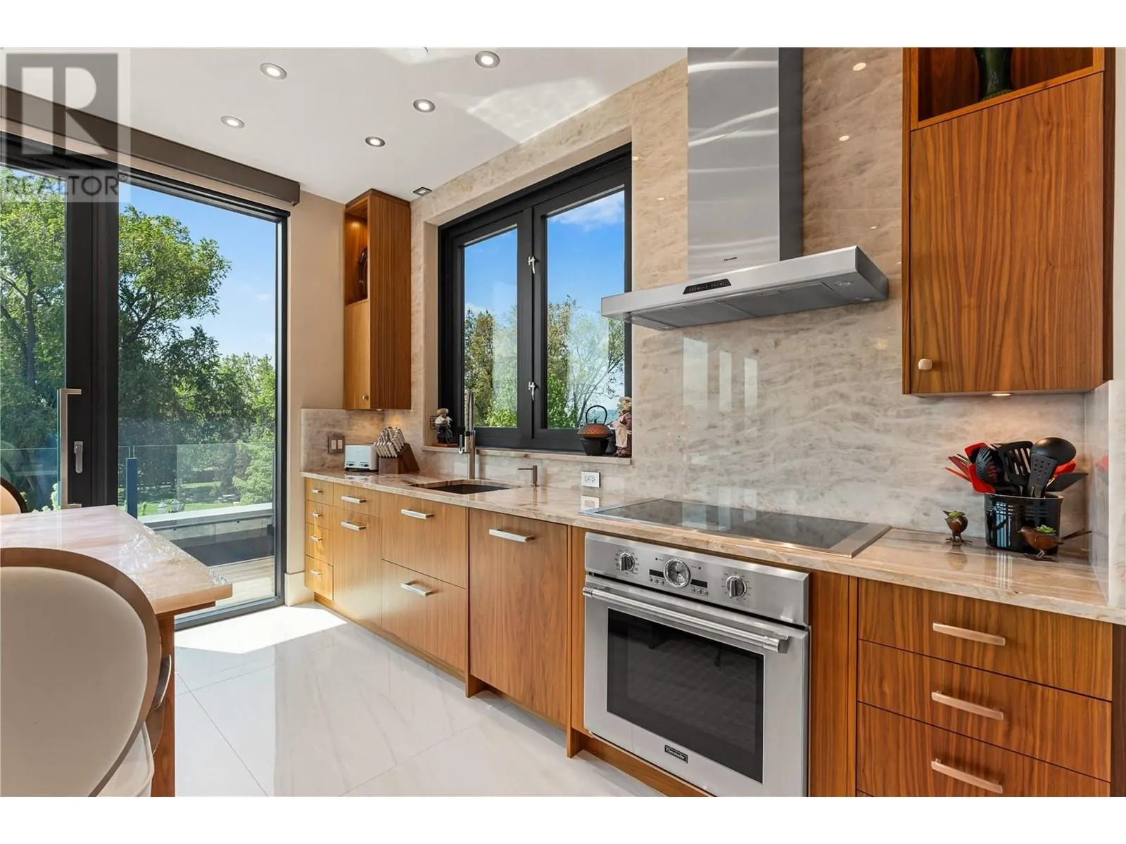 2245 Abbott Street Unit# 301