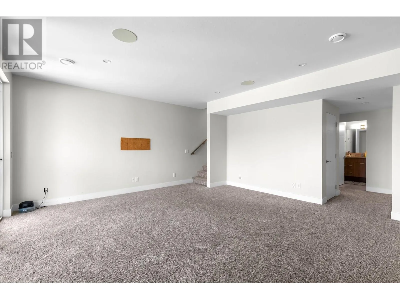 1341 Sladen Crescent