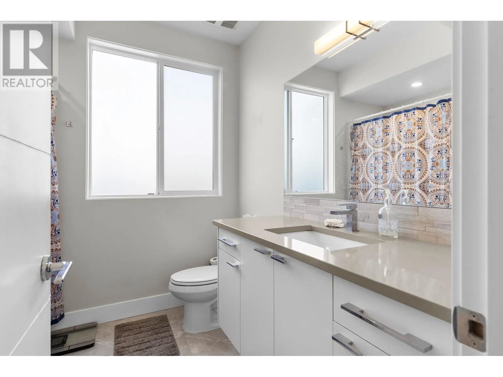1341 Sladen Crescent