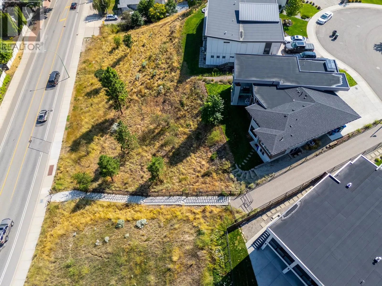 1341 Sladen Crescent