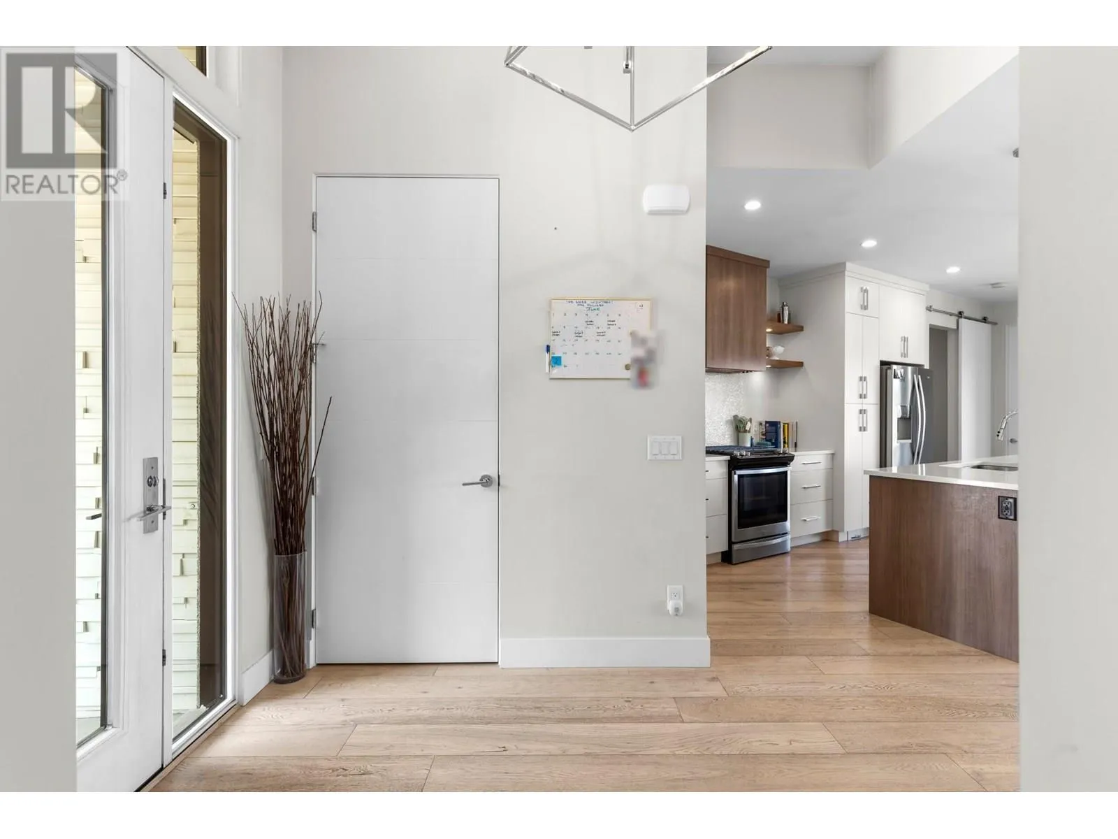 1341 Sladen Crescent