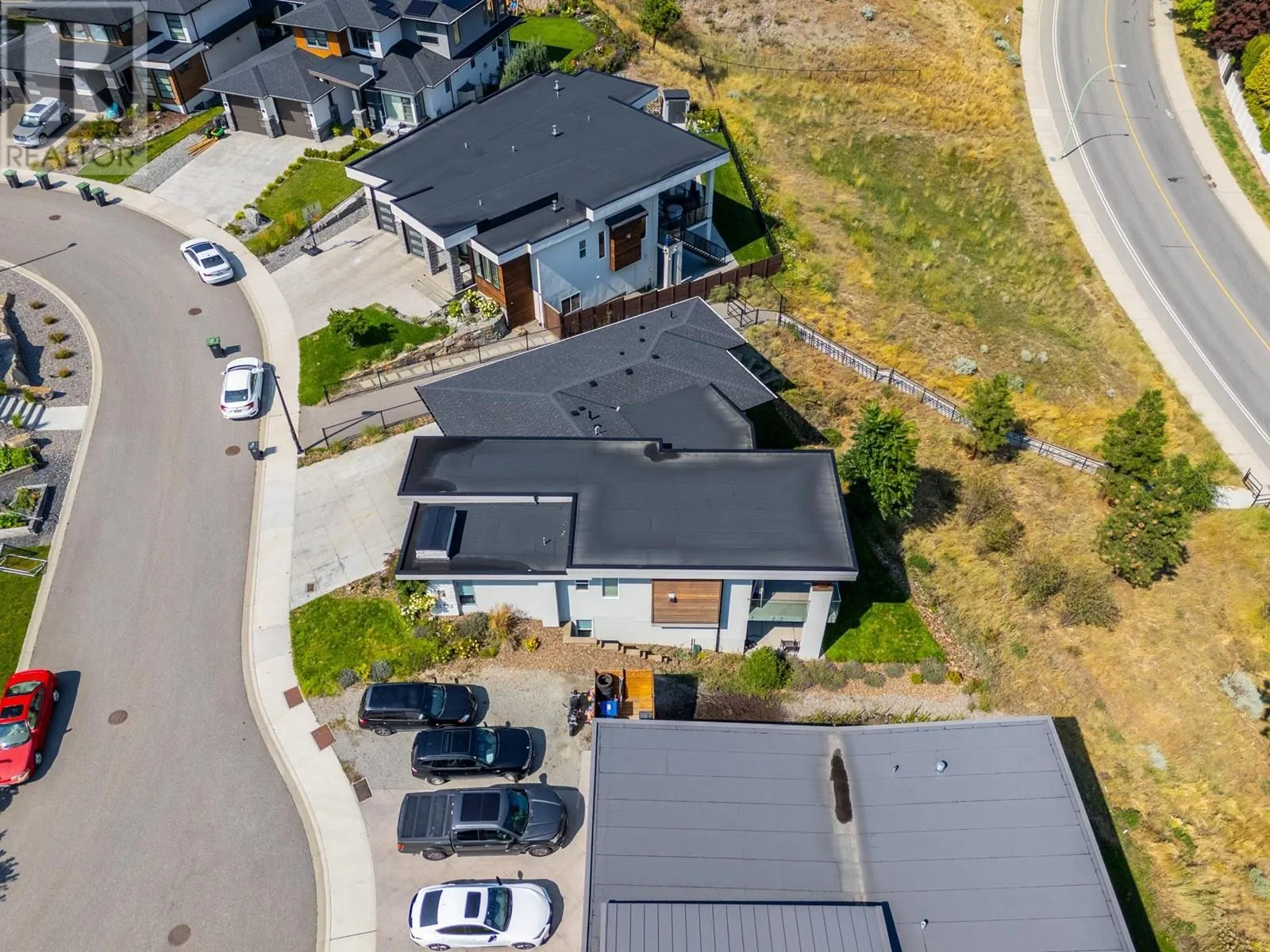 1341 Sladen Crescent