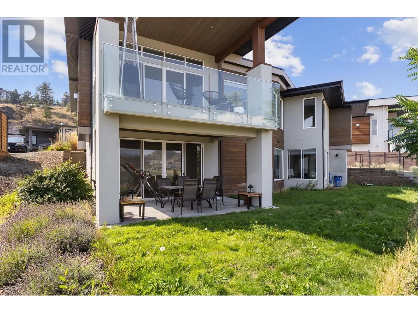 1341 Sladen Crescent