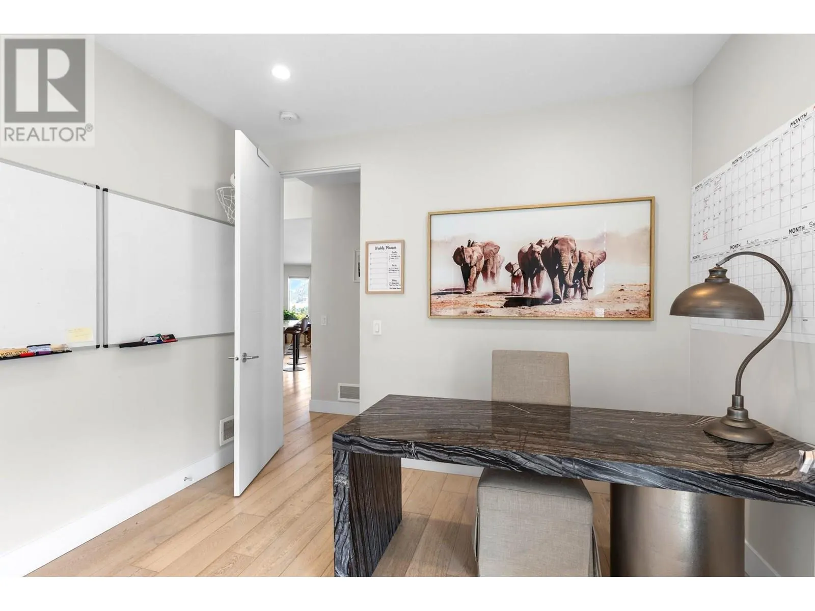 1341 Sladen Crescent