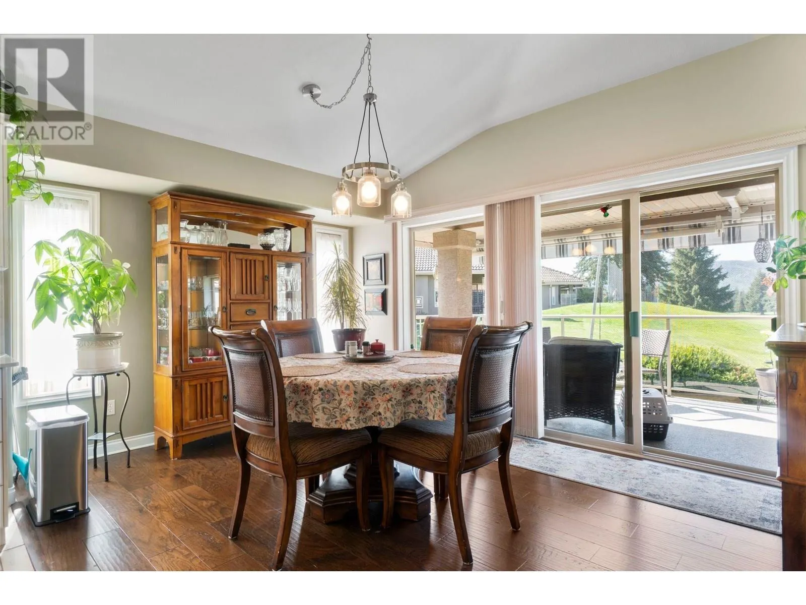 2550 Golf Course Drive Unit# 11