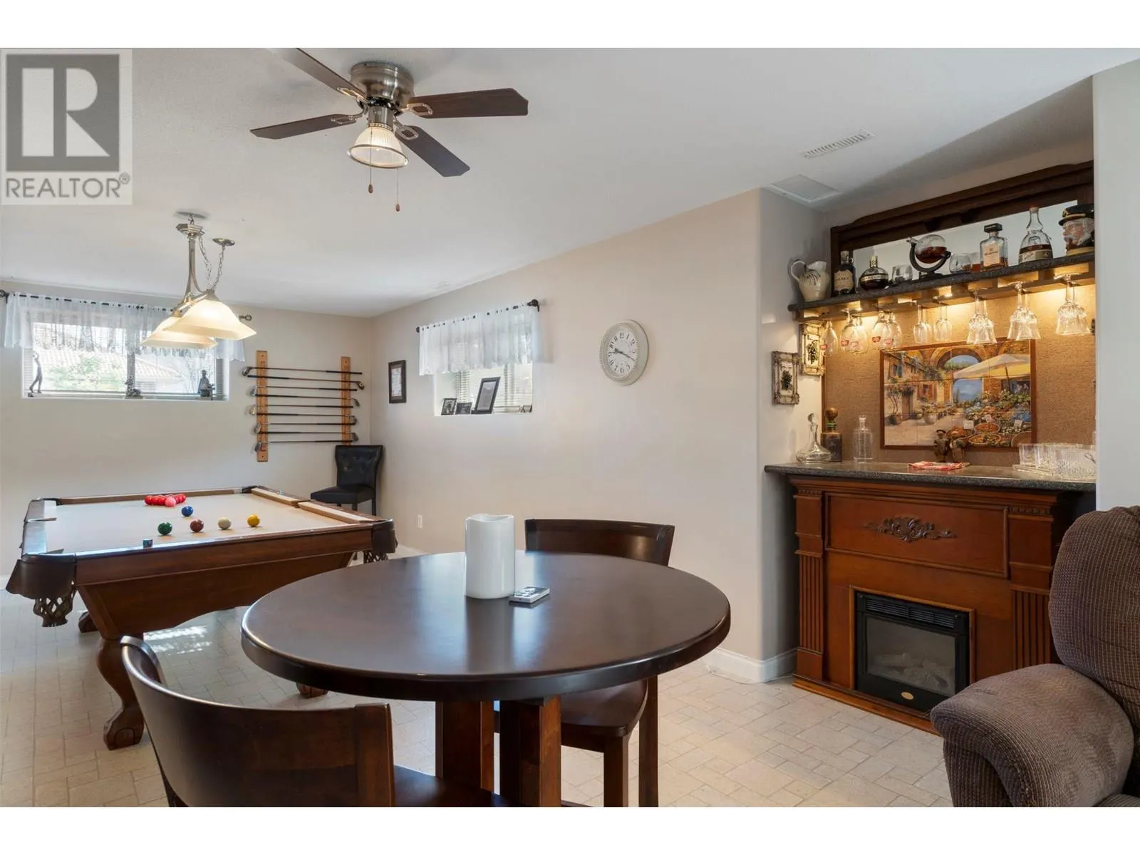 2550 Golf Course Drive Unit# 11
