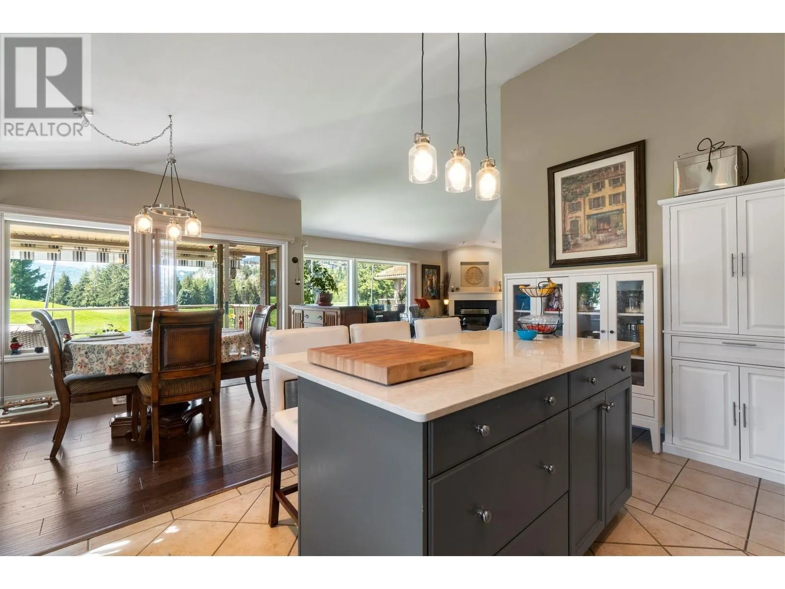 2550 Golf Course Drive Unit# 11
