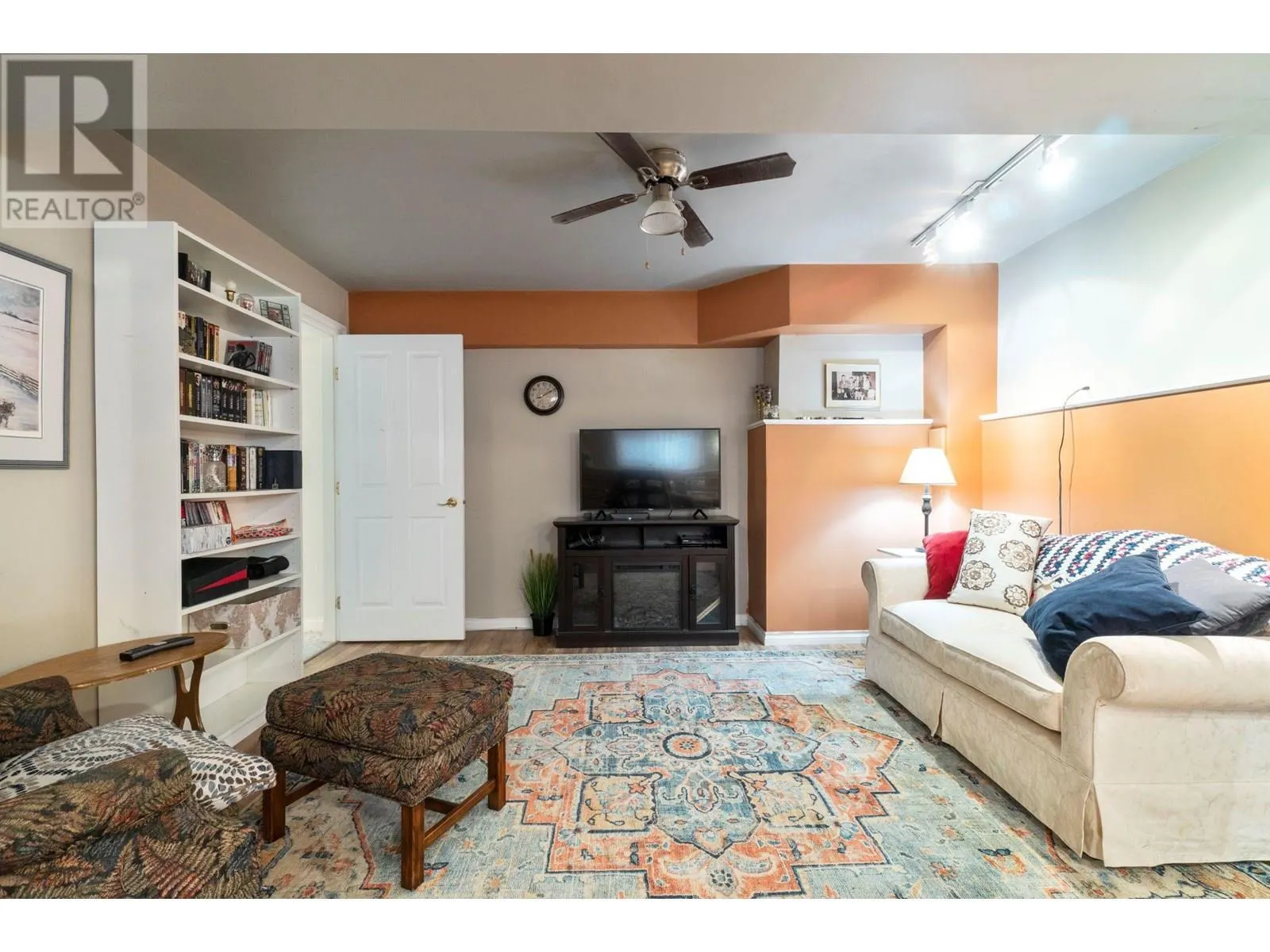 2550 Golf Course Drive Unit# 11