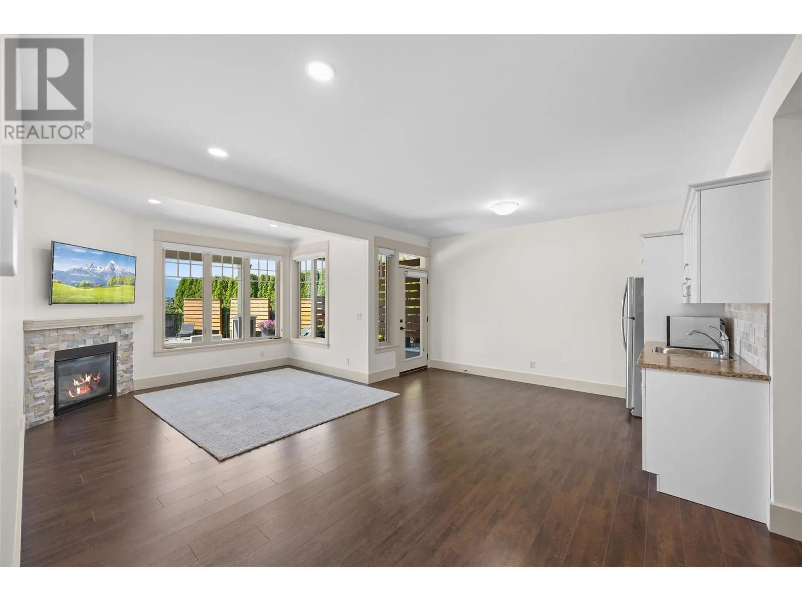 8758 Hofer Drive