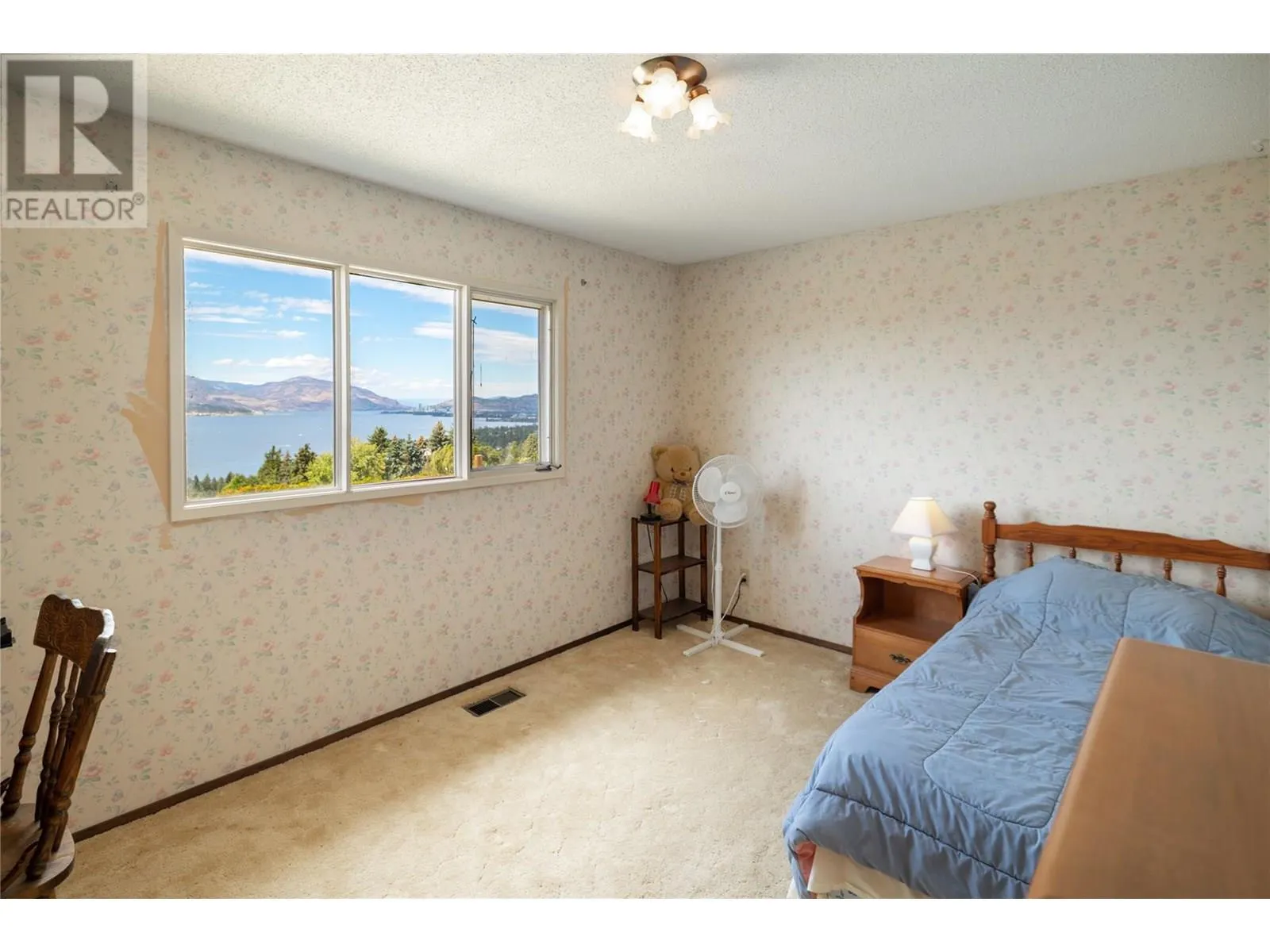 482 OKAVIEW Road