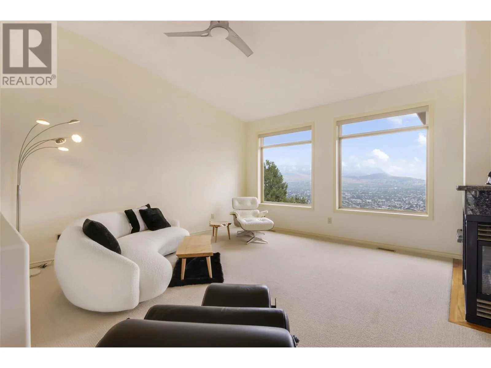 2213 Waddington Court Unit# 17
