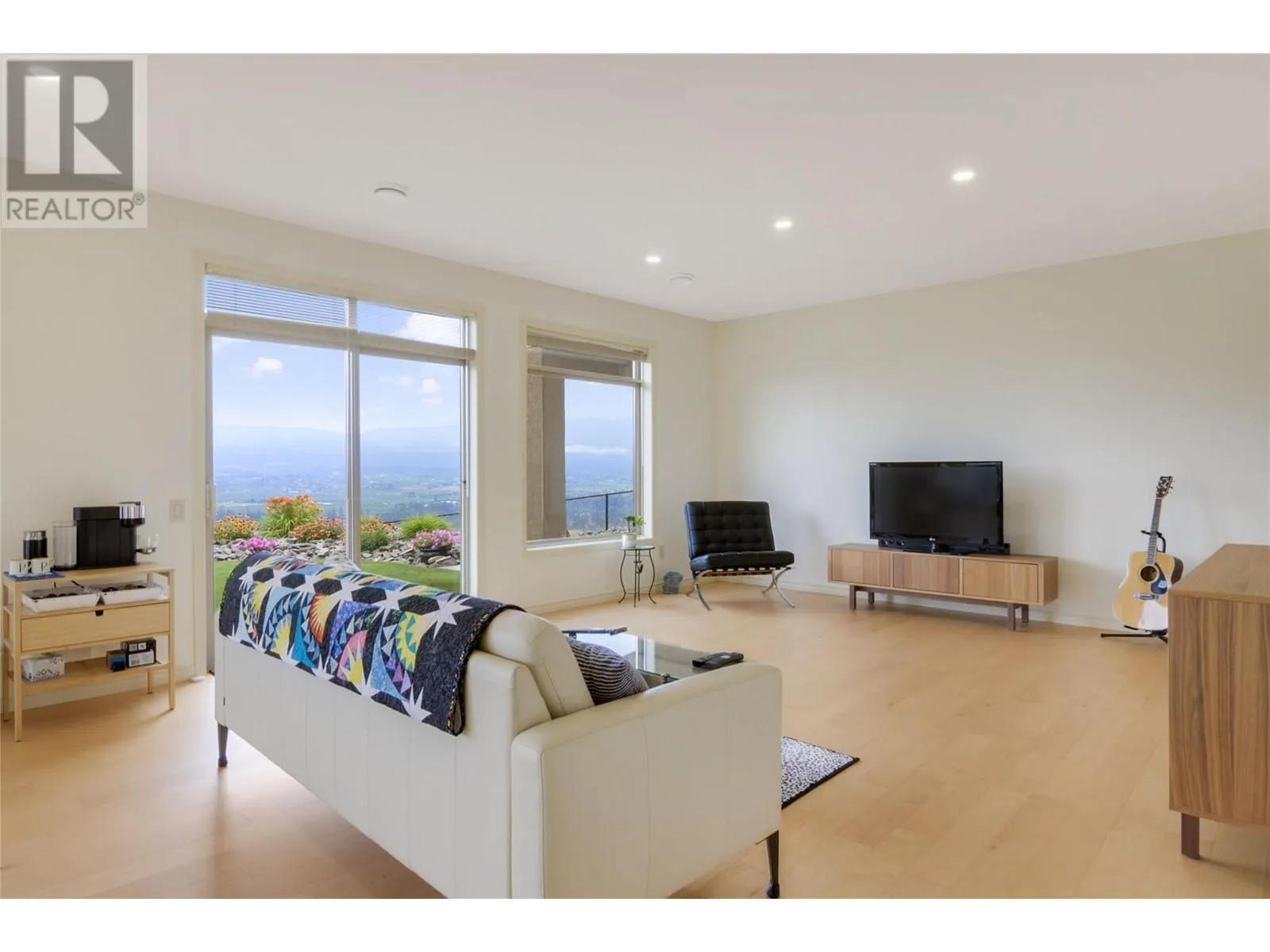 2213 Waddington Court Unit# 17