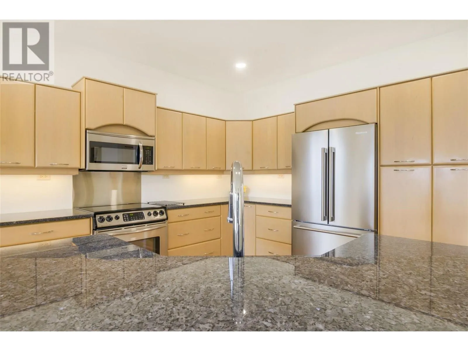 2213 Waddington Court Unit# 17