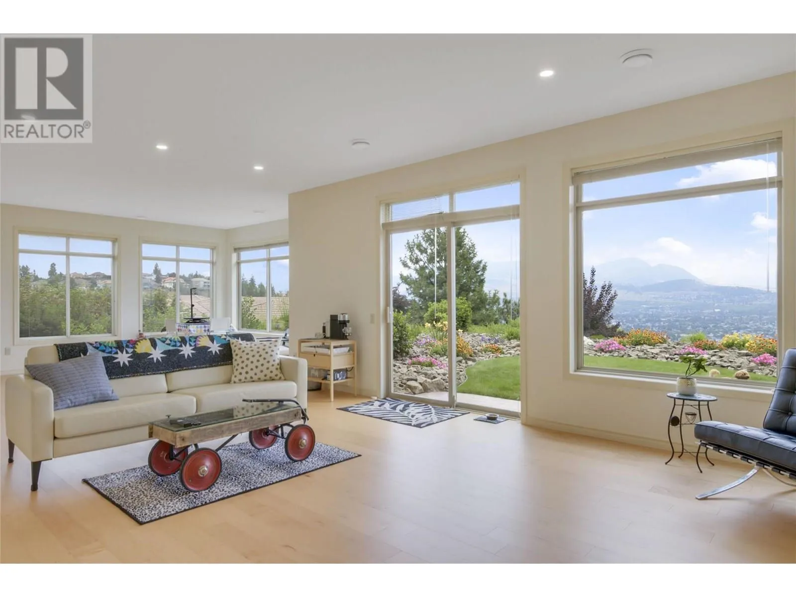 2213 Waddington Court Unit# 17