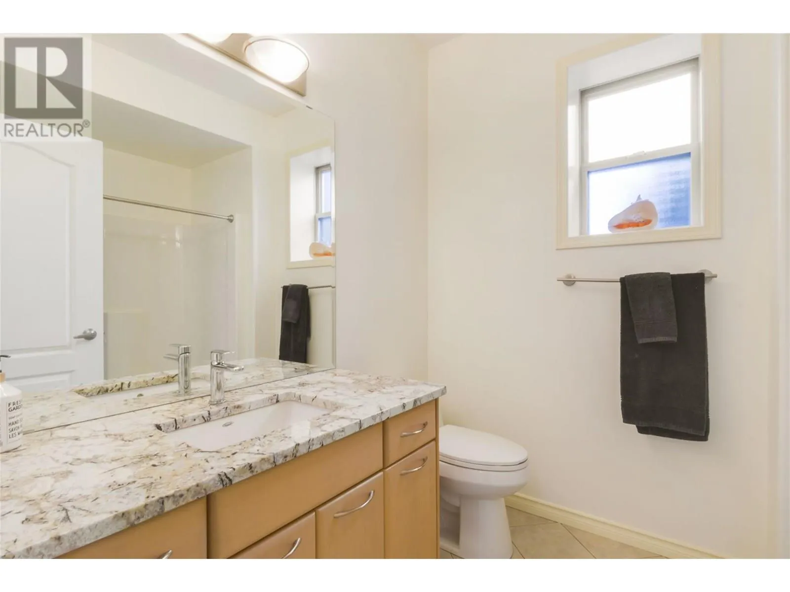 2213 Waddington Court Unit# 17