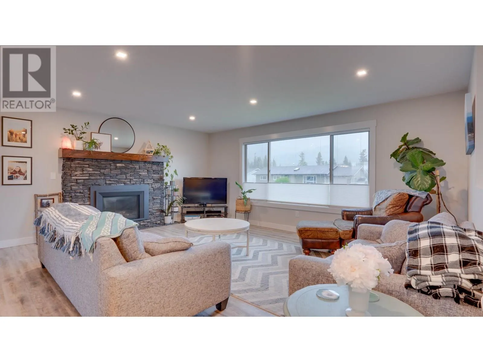 2640 Catherine Crescent