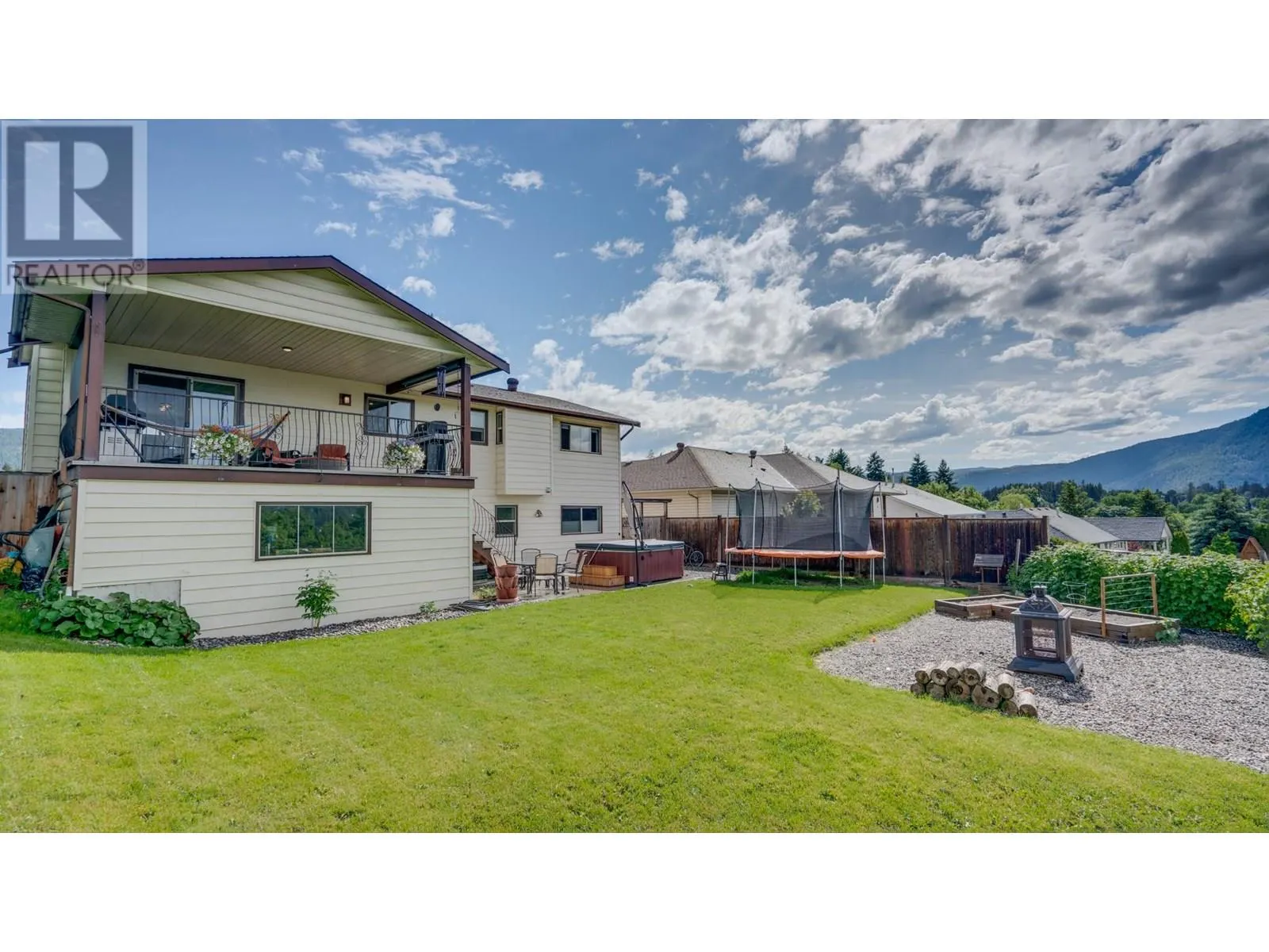 2640 Catherine Crescent