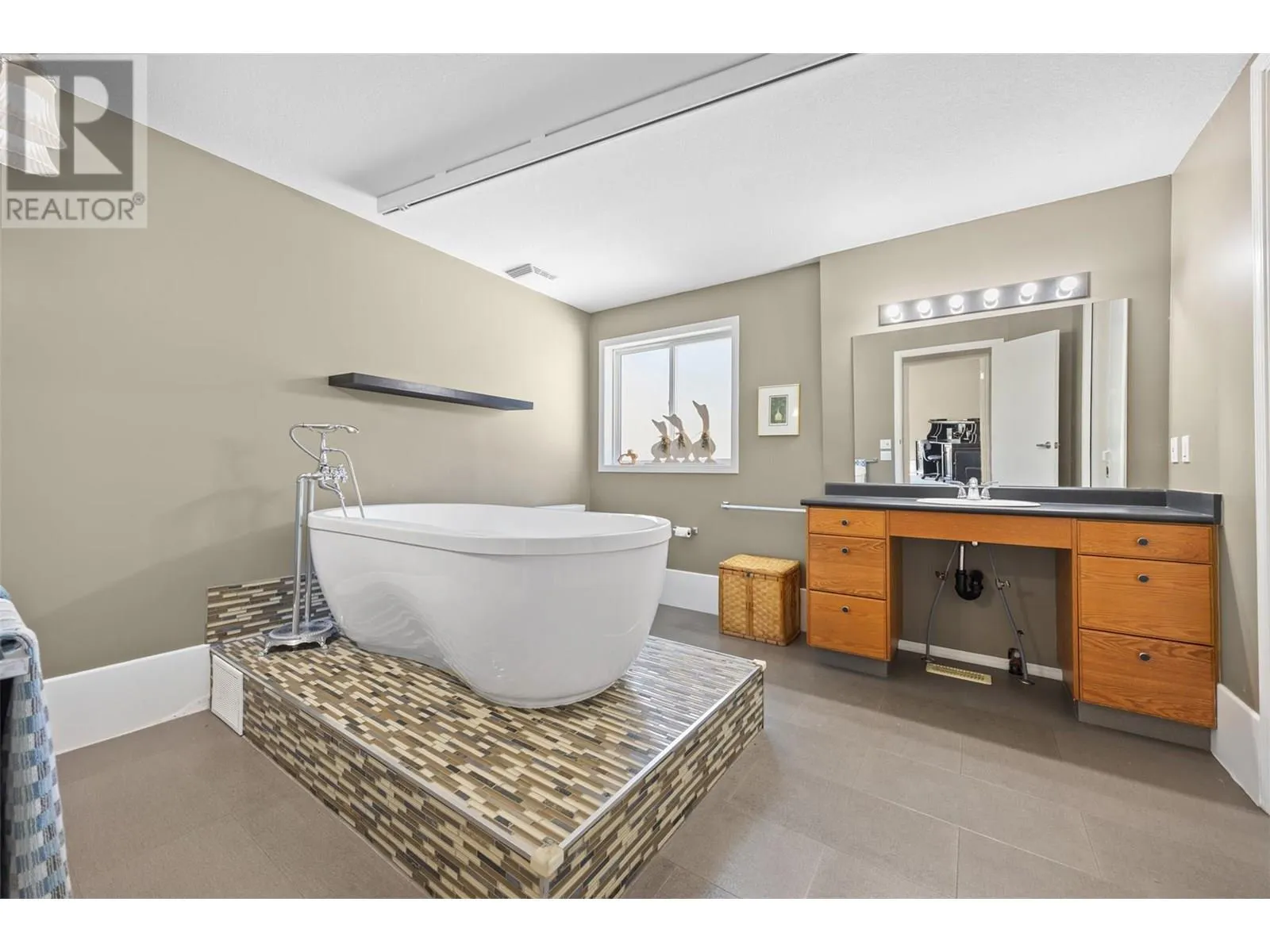 2109 Covington Crescent