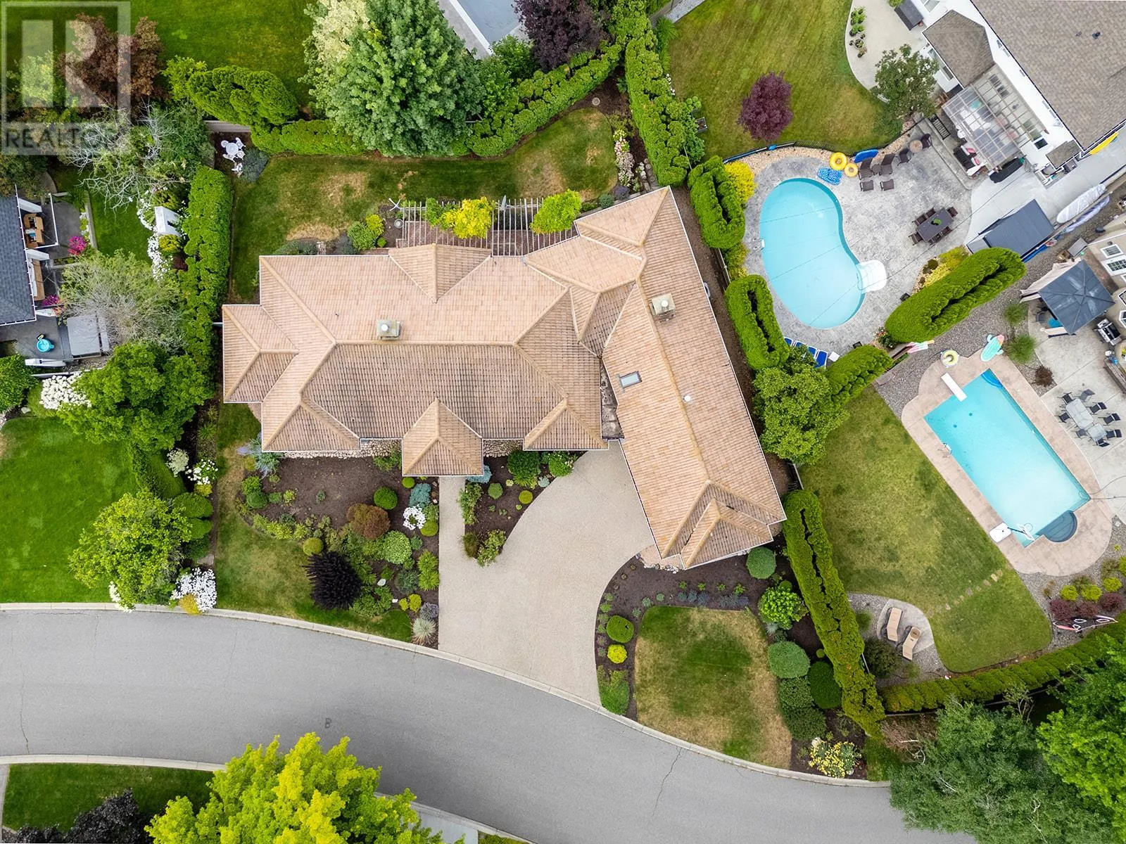 463 Carona Crescent