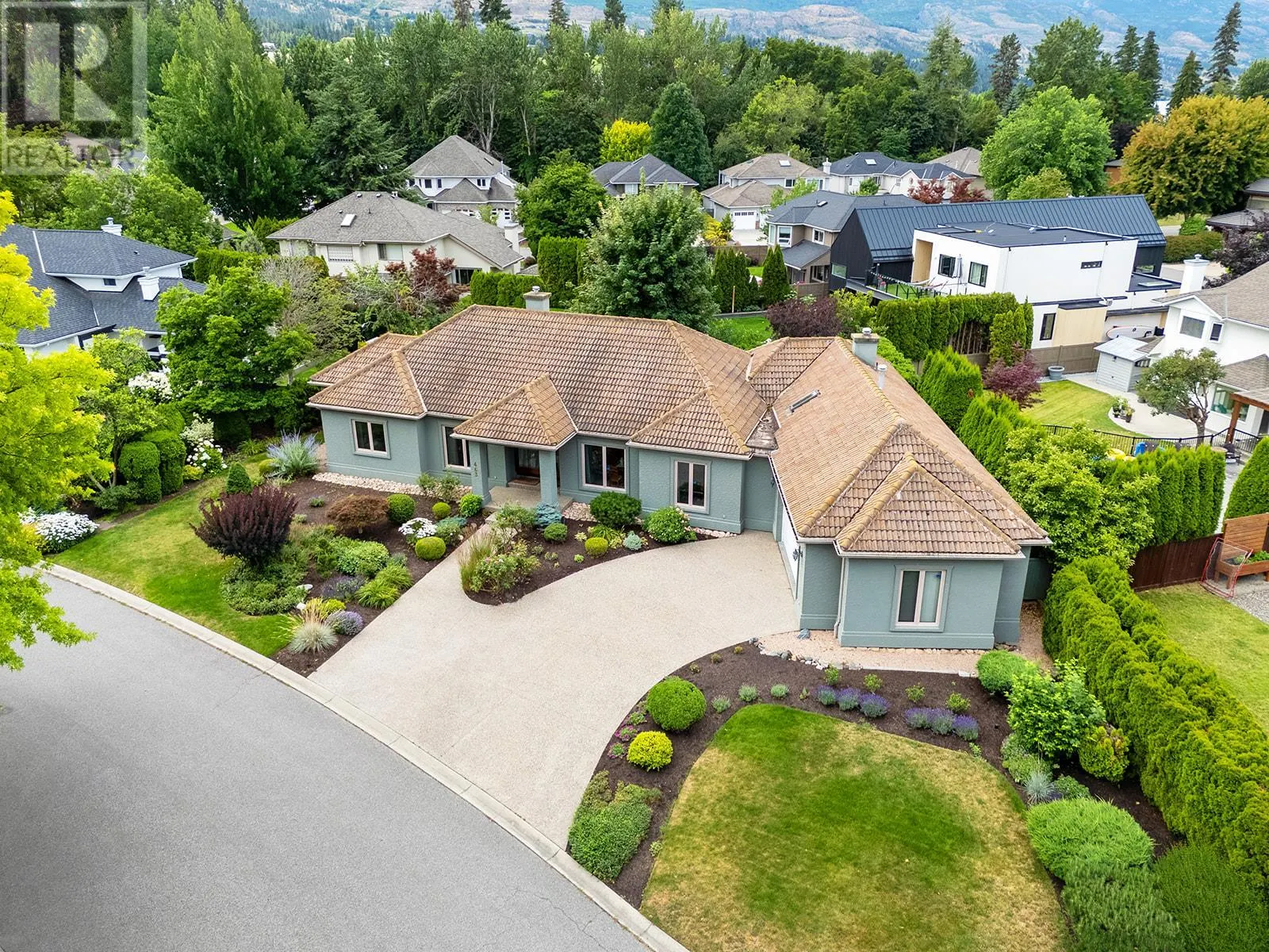 463 Carona Crescent