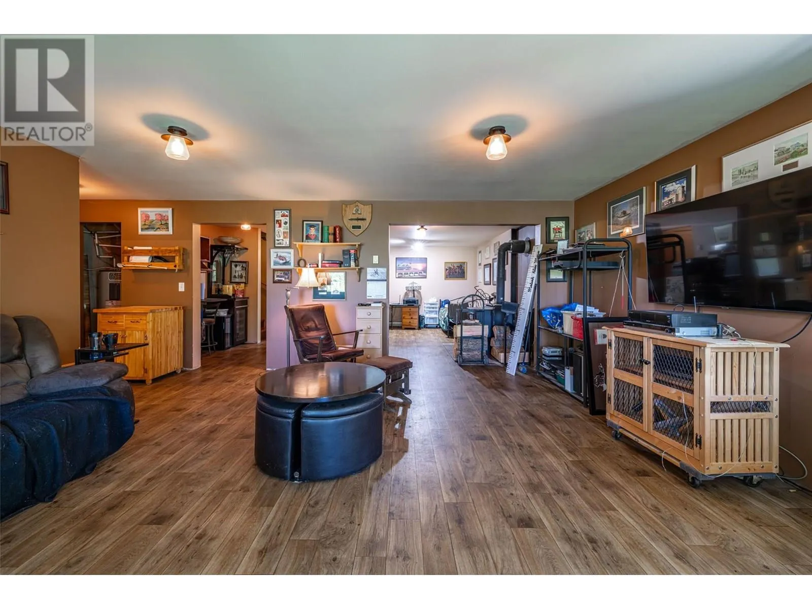 9255 Firehall Frontage Road