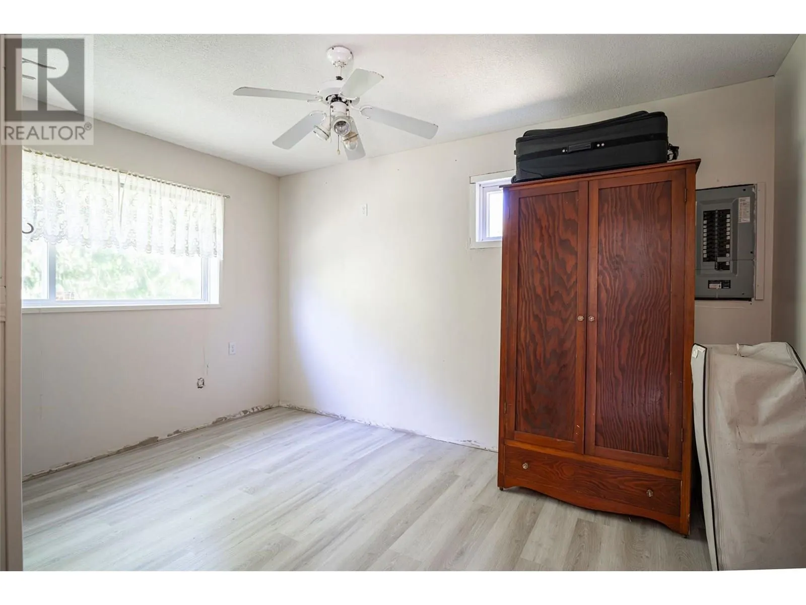 9255 Firehall Frontage Road