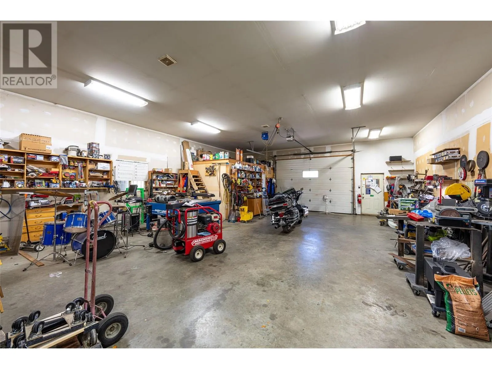 9255 Firehall Frontage Road