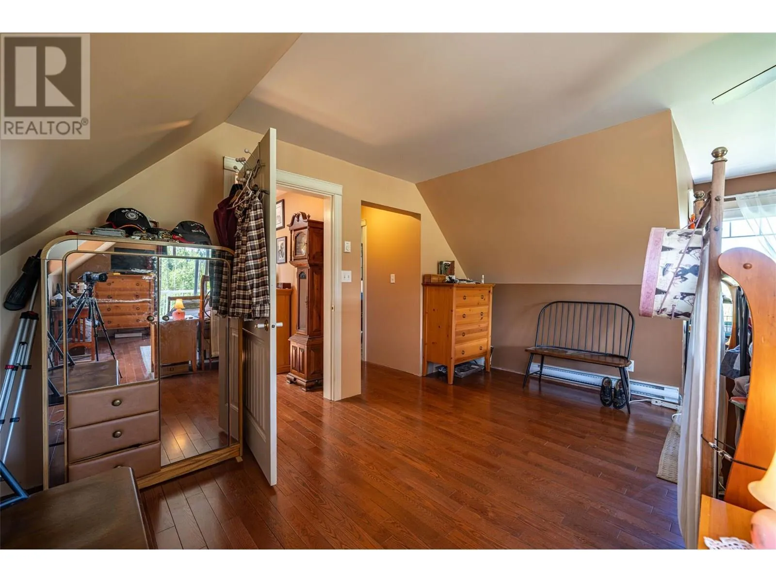 9255 Firehall Frontage Road