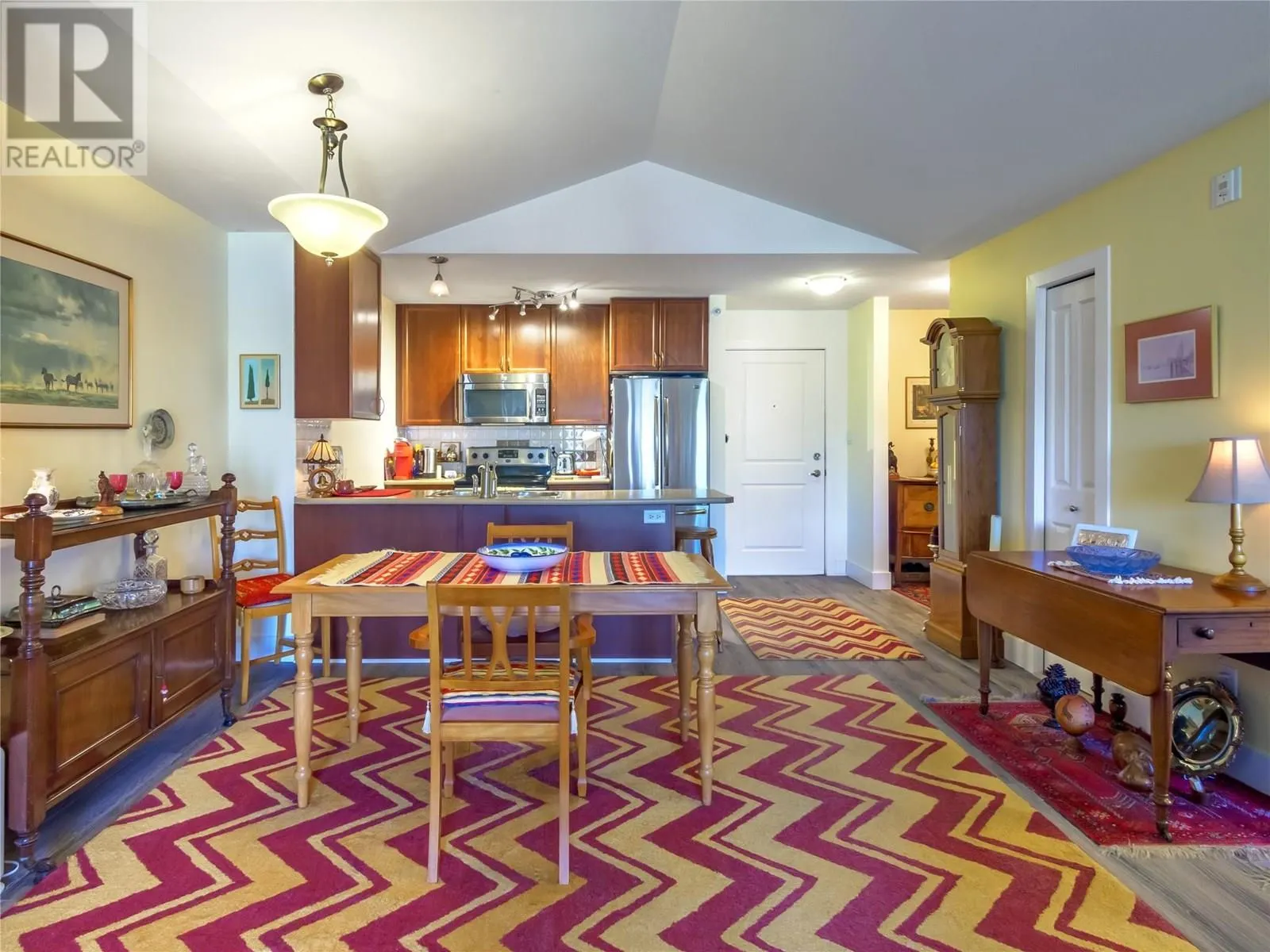 256 HASTINGS Avenue Unit# 410