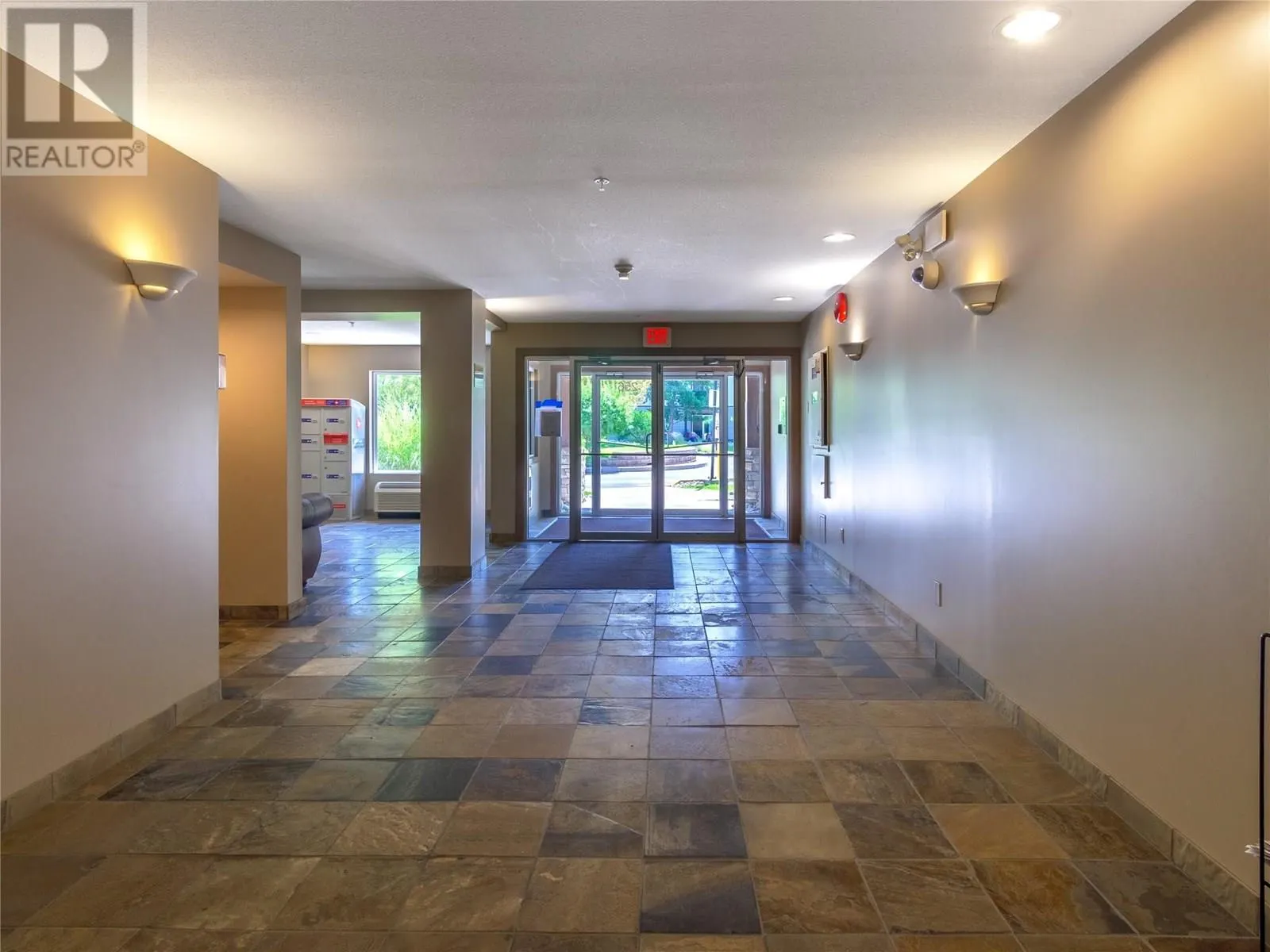 256 HASTINGS Avenue Unit# 410