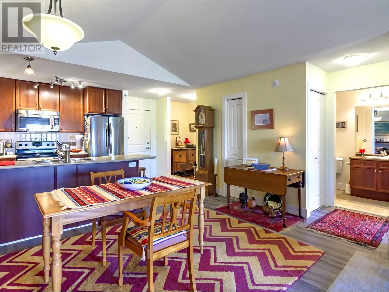 256 HASTINGS Avenue Unit# 410