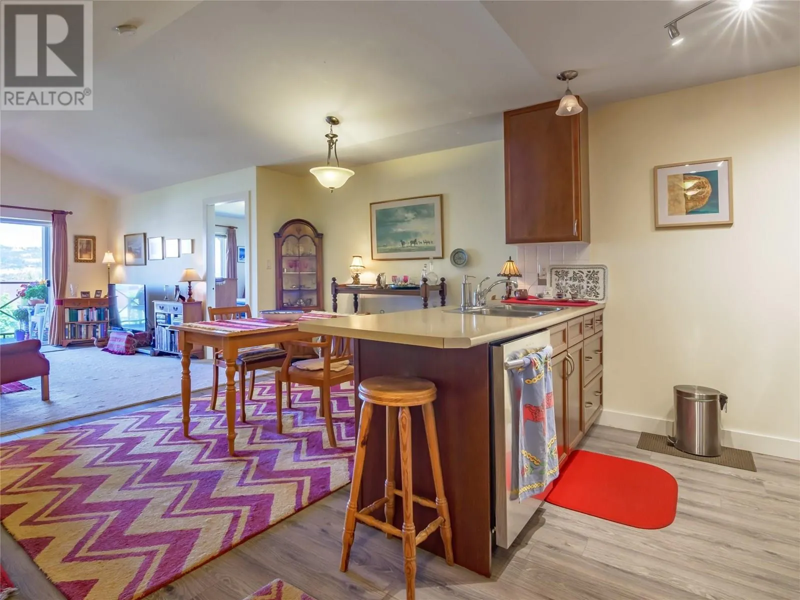 256 HASTINGS Avenue Unit# 410